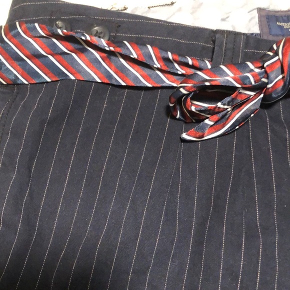 🚨B2G1 New AMERICAN EAGLE OUTFITTERS Blue Off White Pin Striped Shorts - Picture 2 of 7